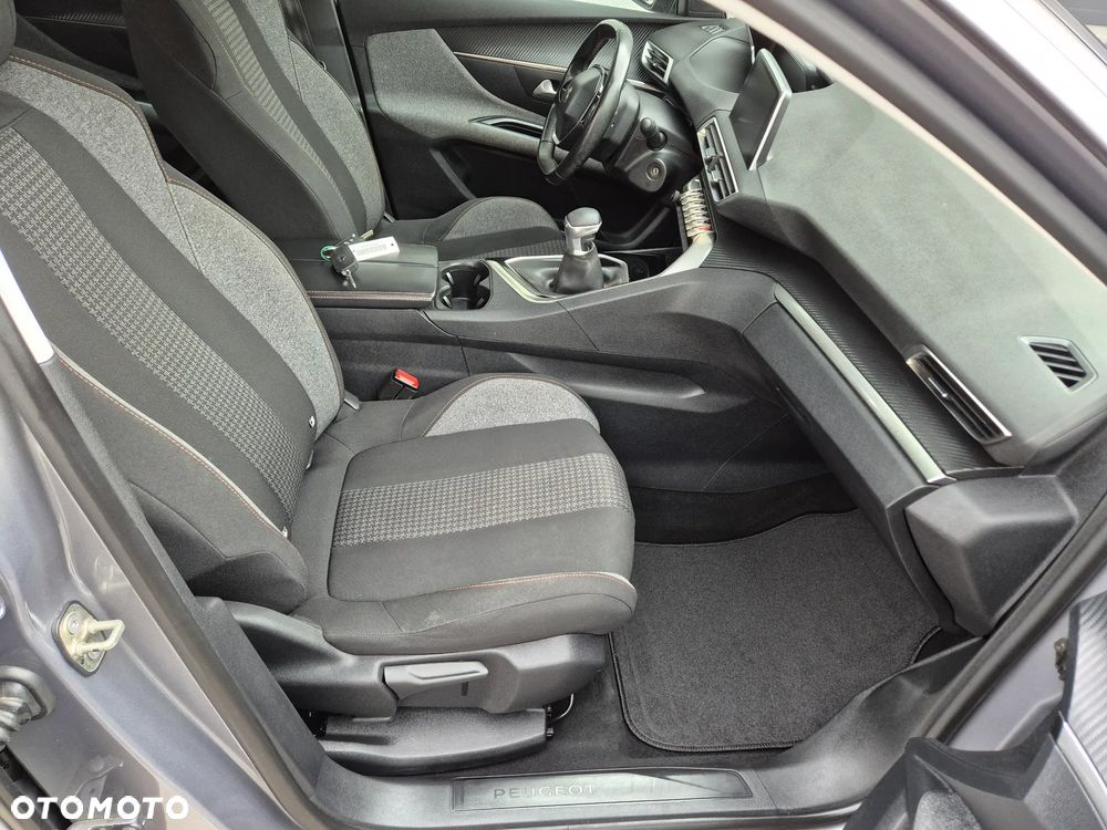Peugeot 3008 PureTech 130 Stop & Start GPF Active - 21