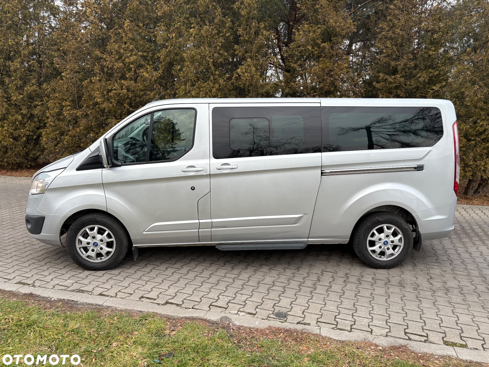 Ford Tourneo Custom - 3