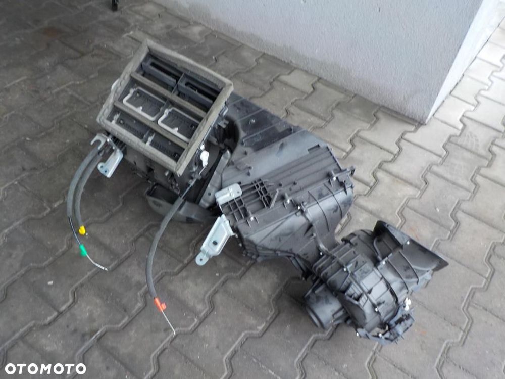 VW T5 LIFT NAGRZEWNICA PRZÓD BEZ KLIMATYZACJI - 2
