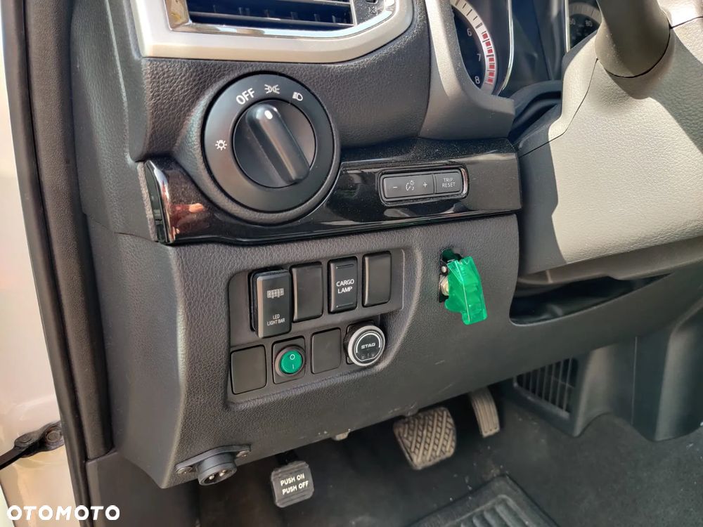 Nissan Titan - 8