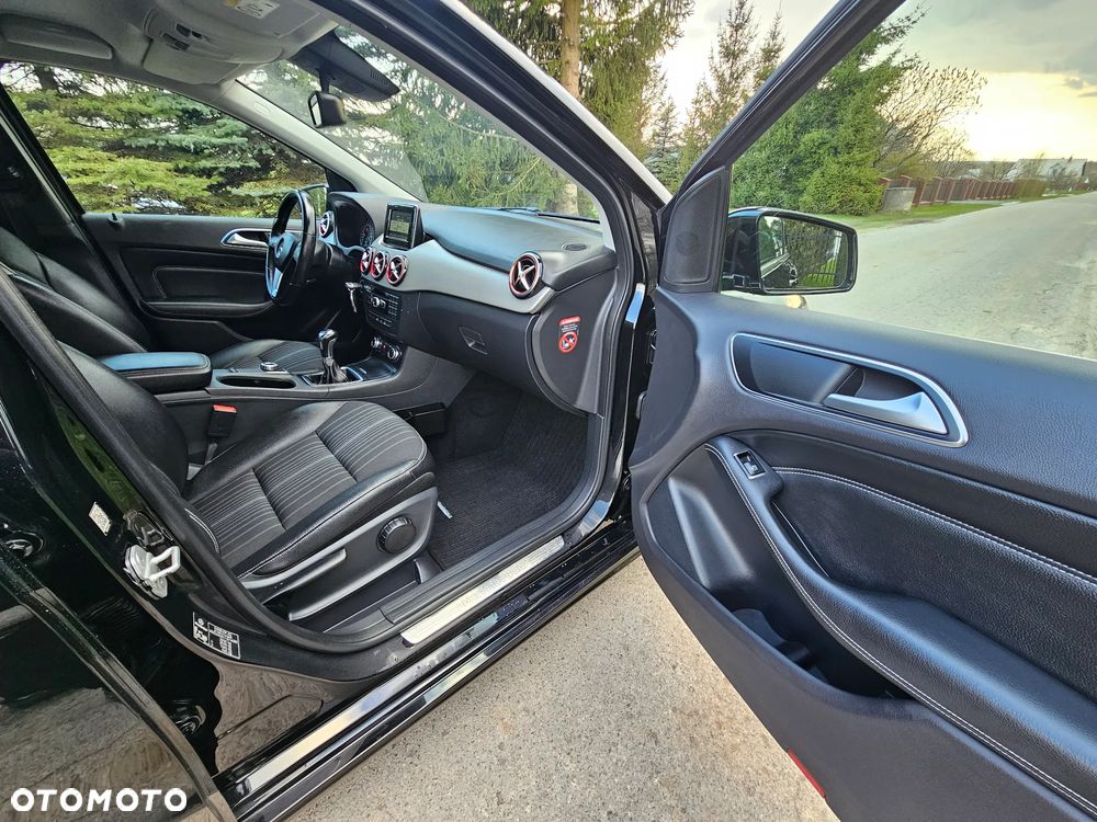 Mercedes-Benz Klasa B 200 CDI (BlueEFFICIENCY) - 19