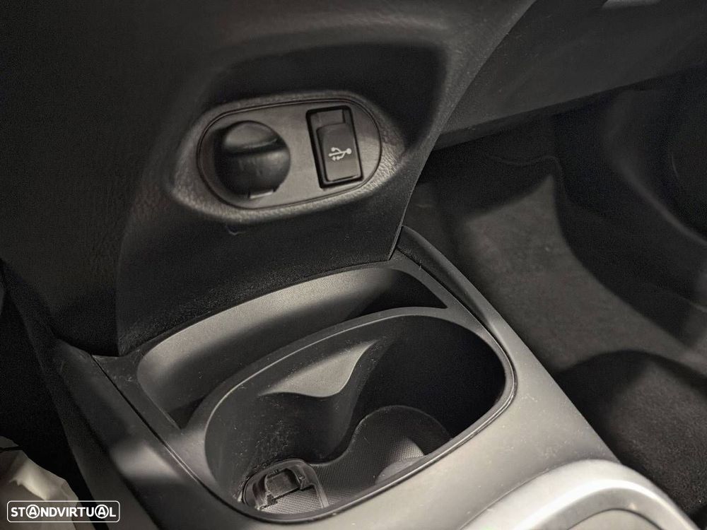 Toyota Yaris 1.5 HSD Exclusive - 18