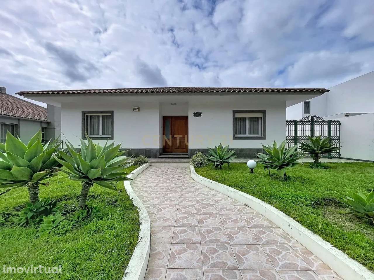 Moradia Isolada T3 com acesso à praia do pópulo - Livramento | Ponta D - Grande imagem: 2/42