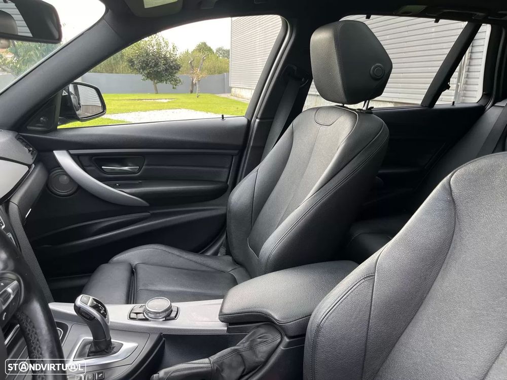 BMW 335 d Touring xDrive Pack M - 35