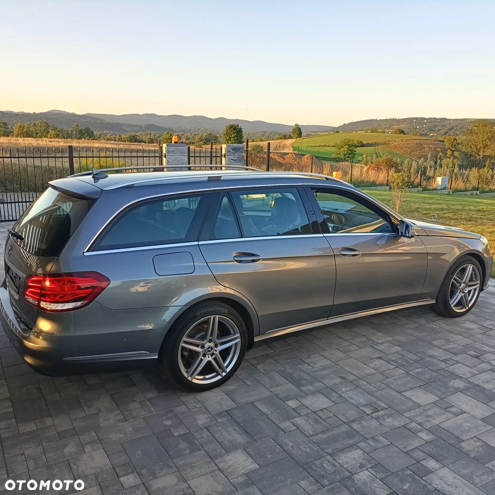 Mercedes-Benz Klasa E 300 T BlueTEC 7G-TRONIC - 24