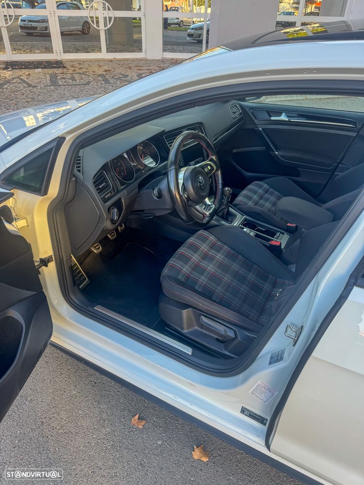 VW Golf 2.0 TSi GTi Performance - 15