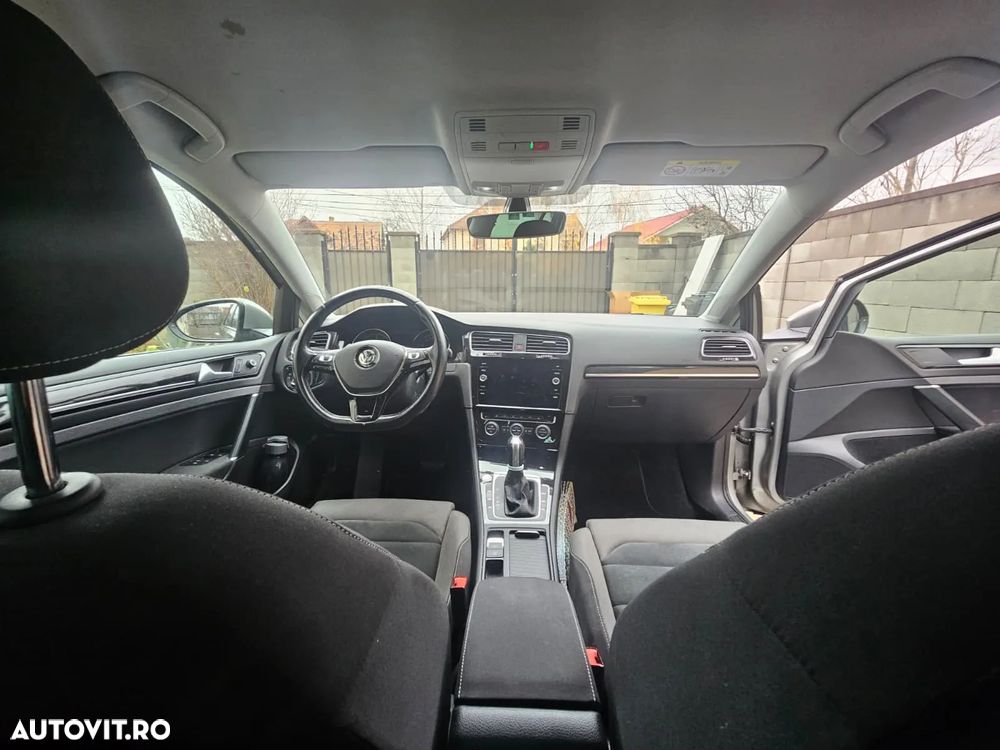 Volkswagen Golf - 12