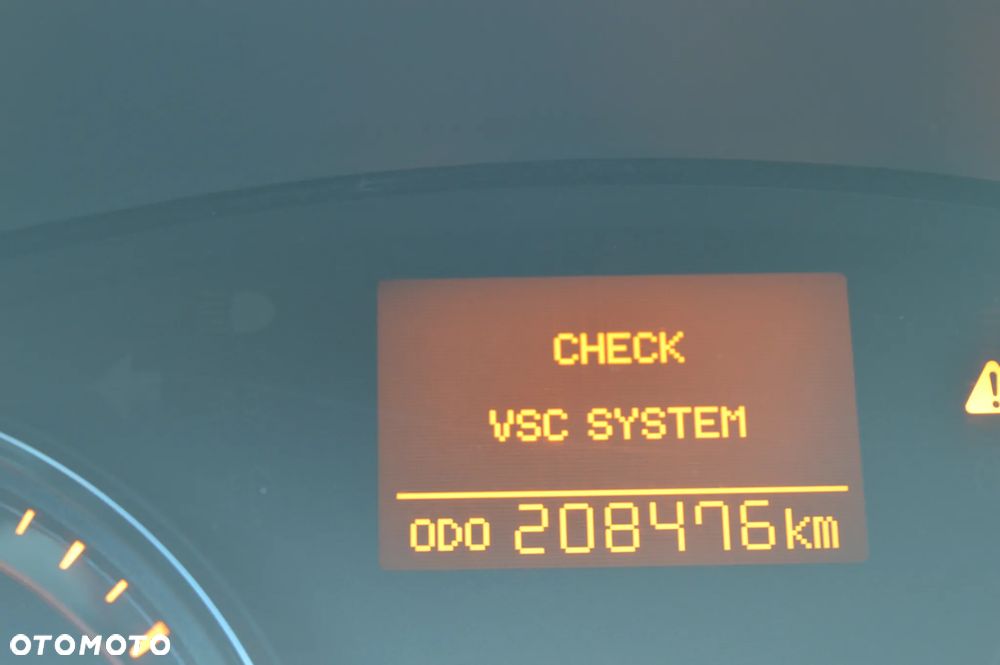 Toyota Avensis 1.8 Sol plus NAVI - 23
