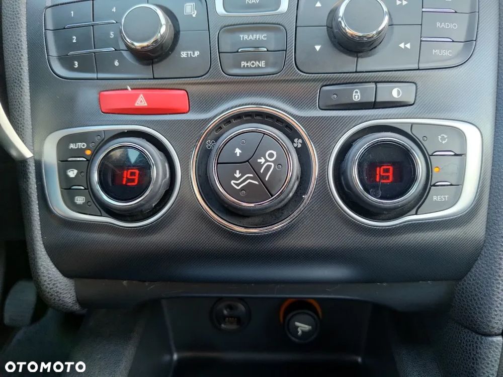 Citroën DS4 PureTech 130 Stop&Start Limited Edition 1955 - 17