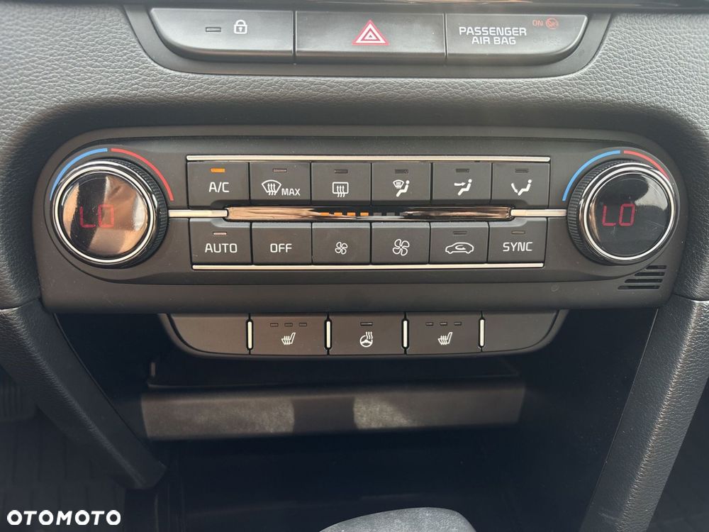 Kia Ceed - 27
