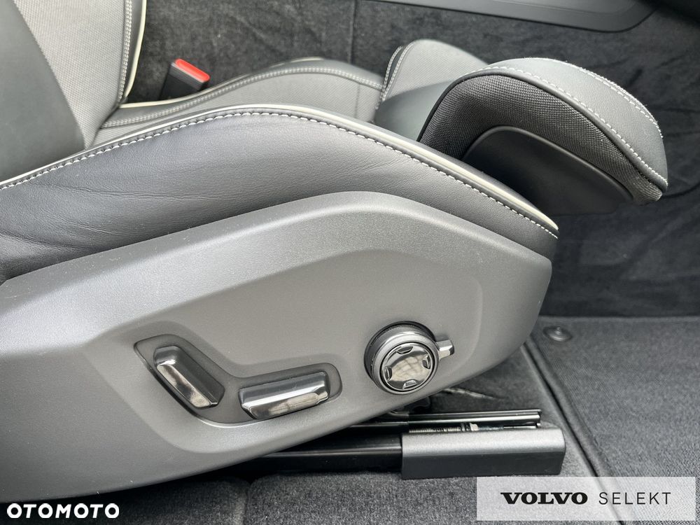 Volvo XC 60 - 30
