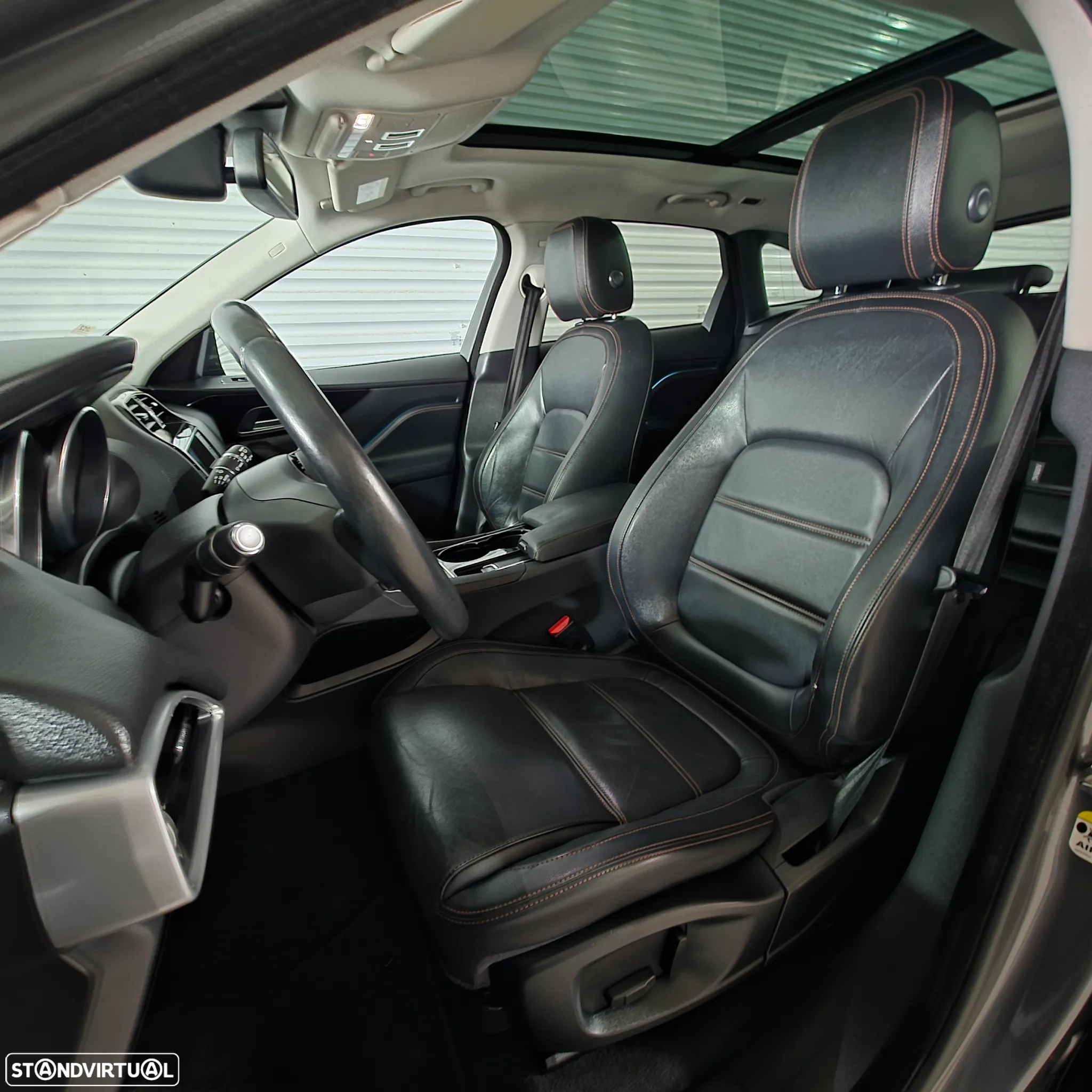 Jaguar F-Pace 2.0 i4D R-Sport - 16