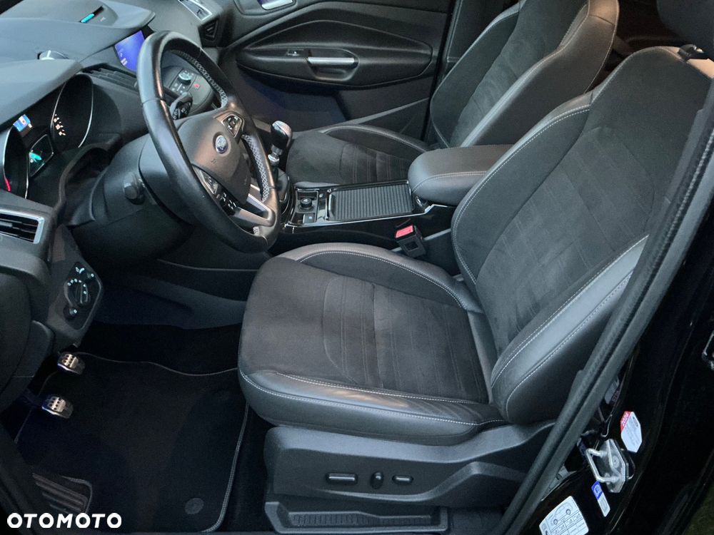 Ford Kuga - 32