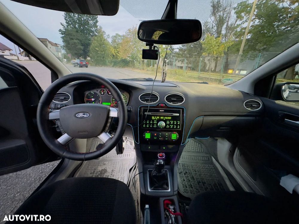 Ford Focus 1.6 TDCI Ghia - 10