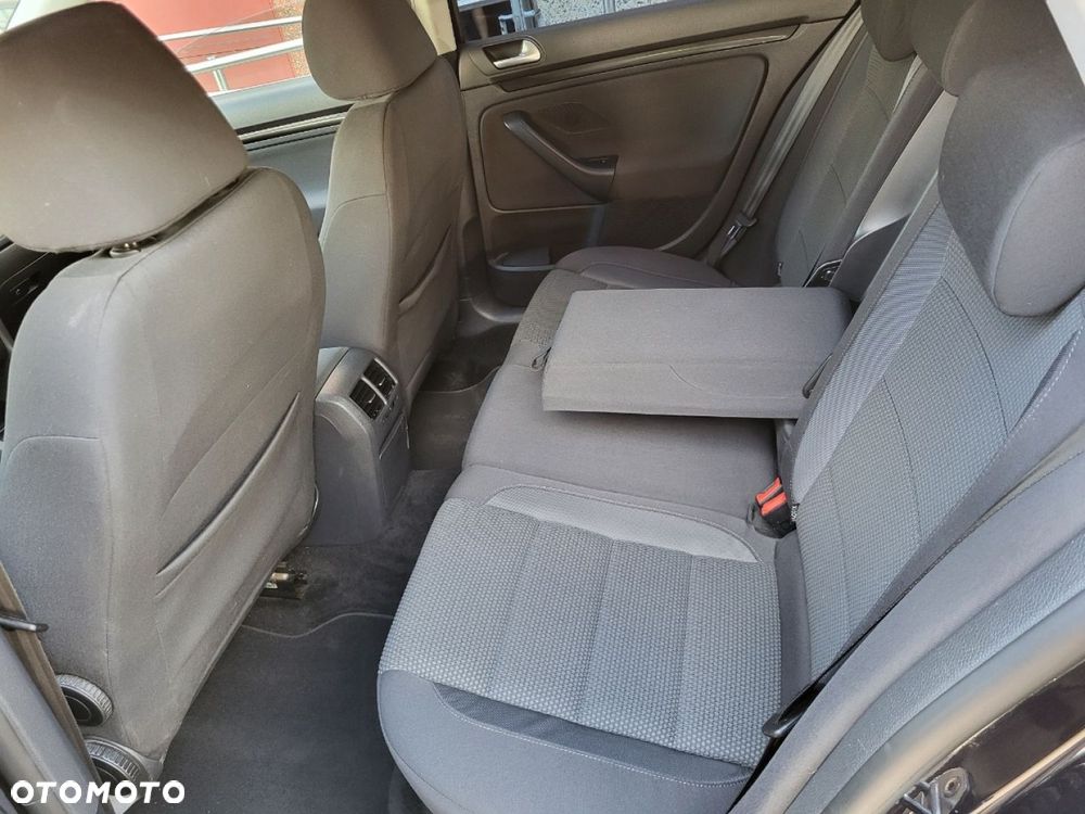 Volkswagen Golf - 28