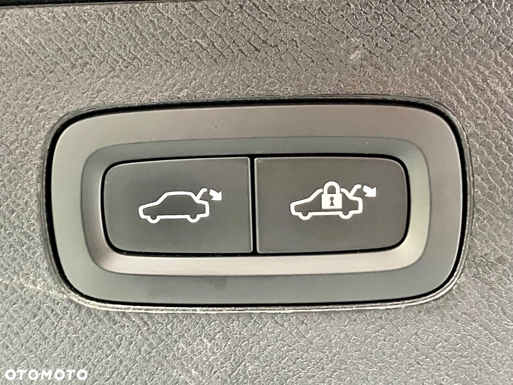 Volvo XC 90 T8 AWD Plug-In Hybrid Plus Dark 7os - 19