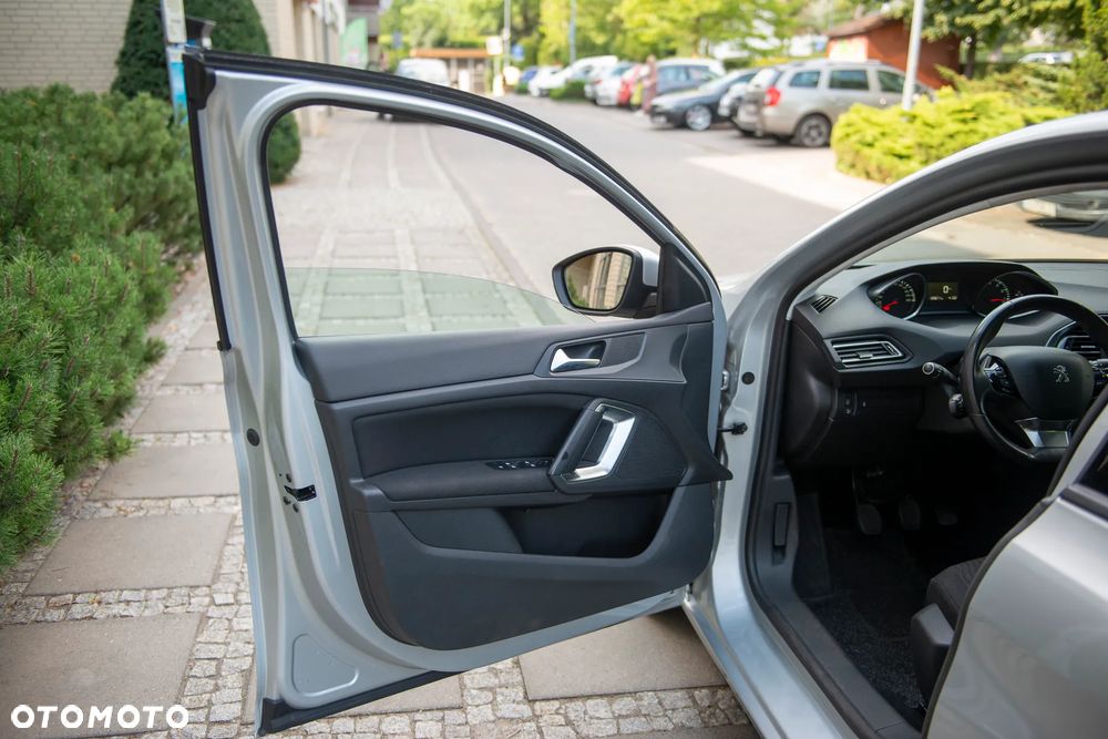 Peugeot 308 1.2 PureTech Access EU6 - 15
