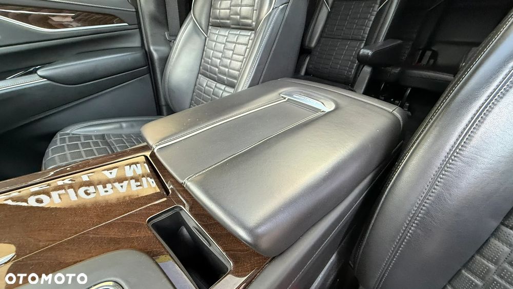 Cadillac Escalade ESV 6.2 V8 AWD AT Platinum - 25