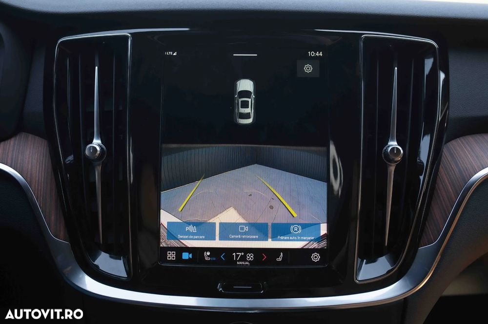 Volvo S60 B4 MHEV AT Plus Dark - 30