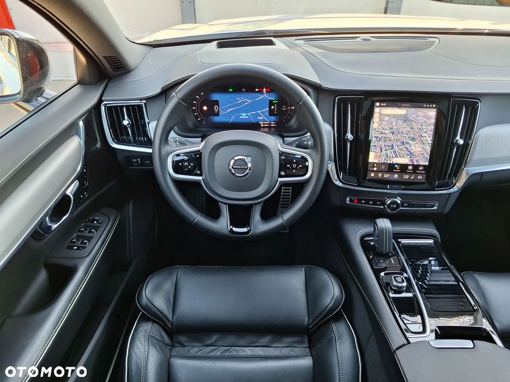 Volvo V90 T8 AWD Plug-In Hybrid R-Design - 27