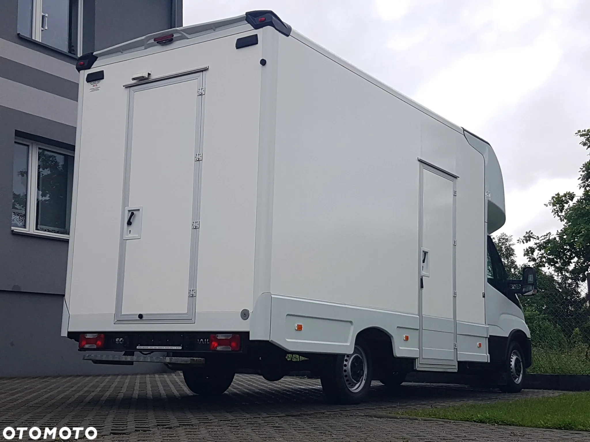 Iveco DAILY KONTENER NISKOPODŁOGOWY 4,43x2,23x2,42 SKLEP FOODTRUCK BAR KLIMA KONIOWÓZ KAMPER - 29