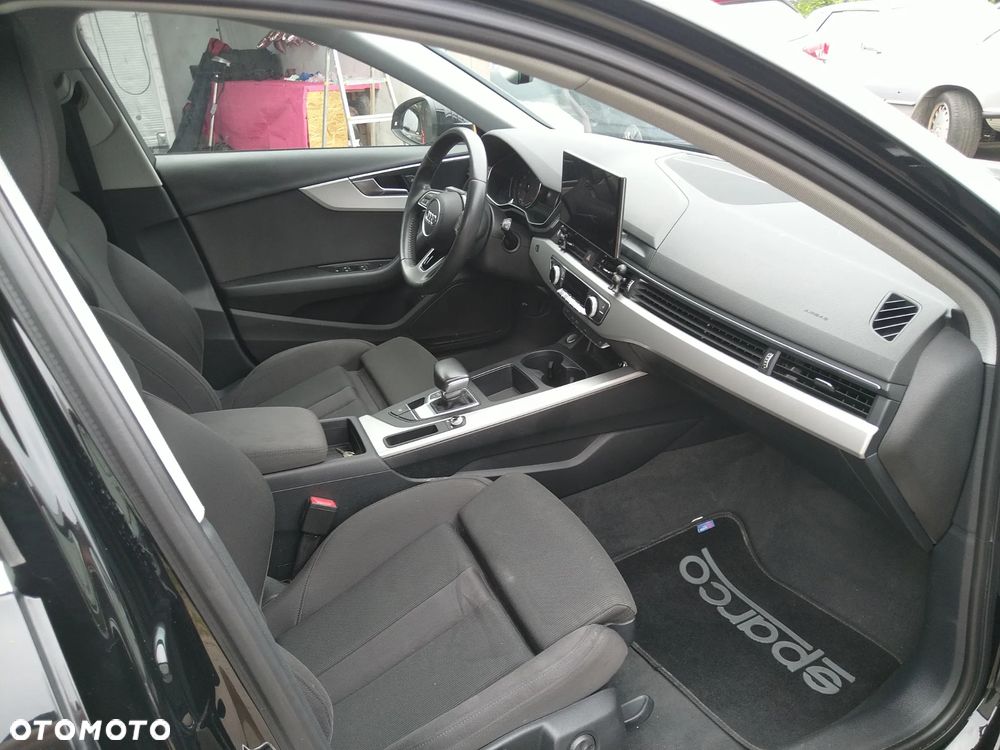 Audi A4 Avant 40 TFSI S tronic - 17