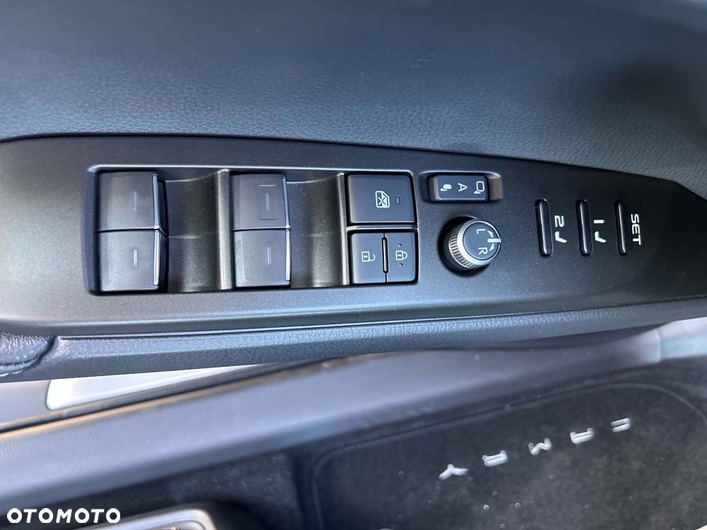 Toyota Camry 2.5 Hybrid Dynamic Force Executive e-CVT - 35