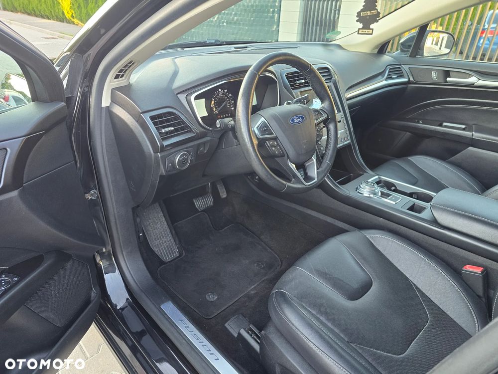 Ford Fusion - 14