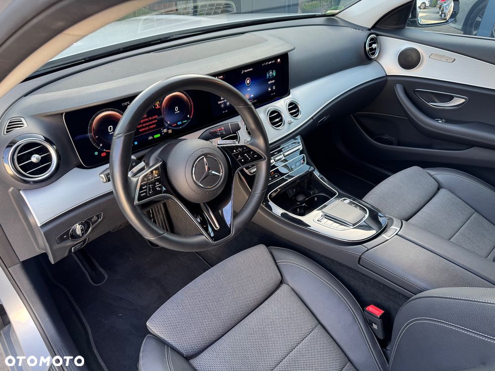 Mercedes-Benz Klasa E 220 d T 9G-TRONIC Avantgarde - 17