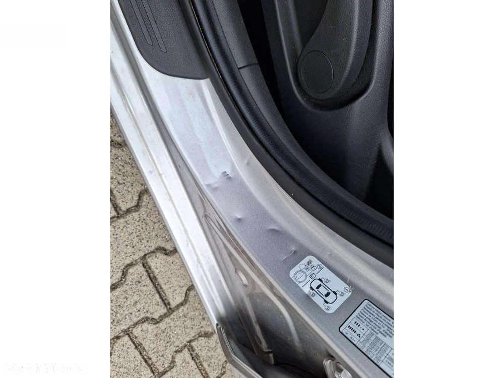 Hyundai i30 1.5 DPI Classic + - 31