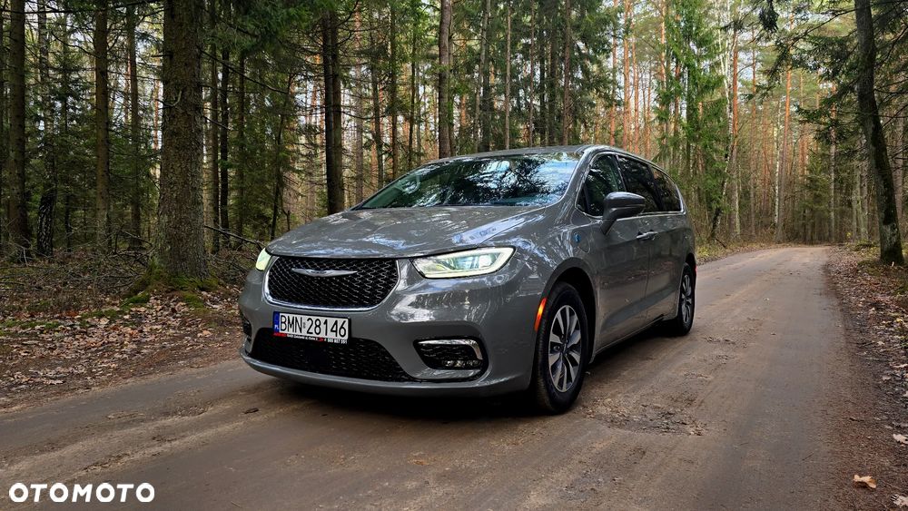 Chrysler Pacifica - 5