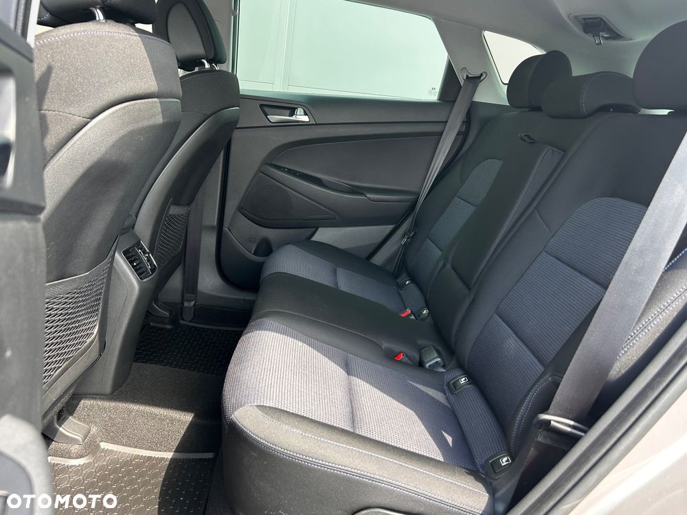 Hyundai Tucson 1.6 GDI BlueDrive GO 2WD - 19