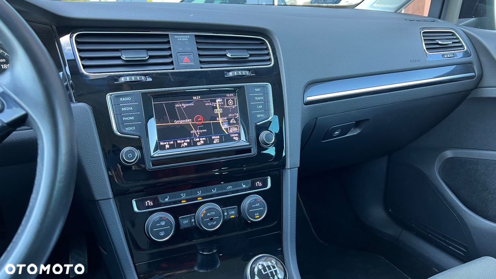 Volkswagen Golf 1.4 TSI BMT Highline - 12