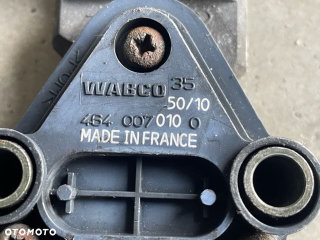 SCANIA VOLVO zawór poziomujący wabco 4640070110 - 3