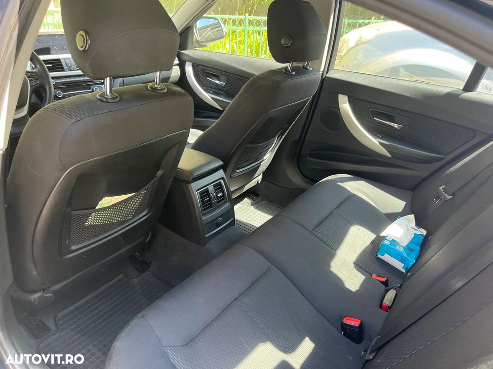 BMW Seria 3 318d Aut. - 7