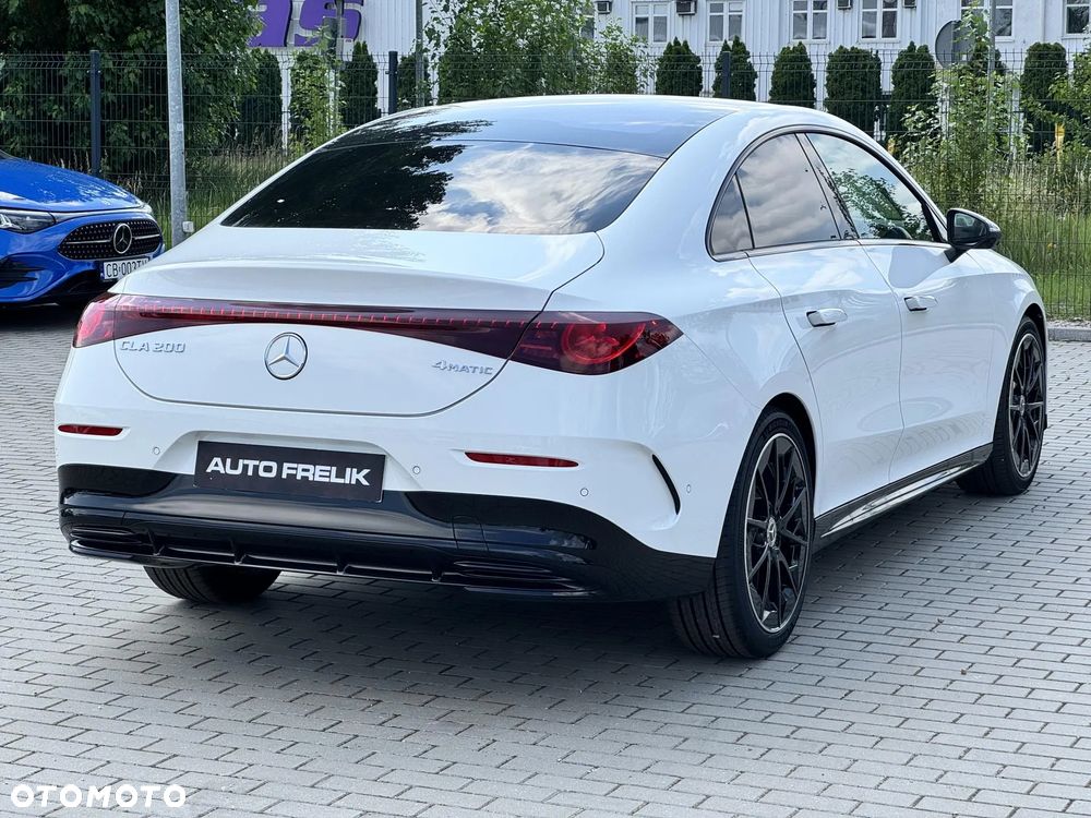 Mercedes-Benz CLA 200 mHEV 4-Matic 8G-DCT - 10