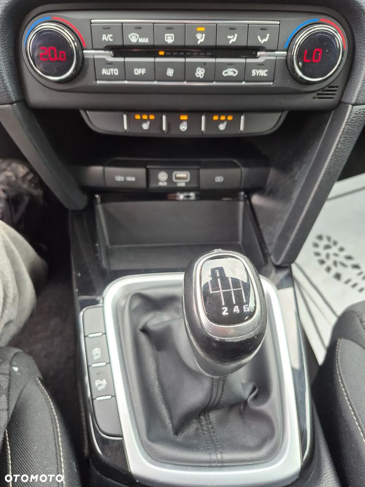 Kia Ceed 1.4 T-GDI OPF Spirit - 24