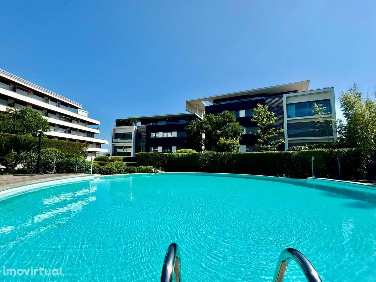 Penthouse duplex  para num dos mais  exclusivos condomínios do Estoril - Grande imagem: 4/60