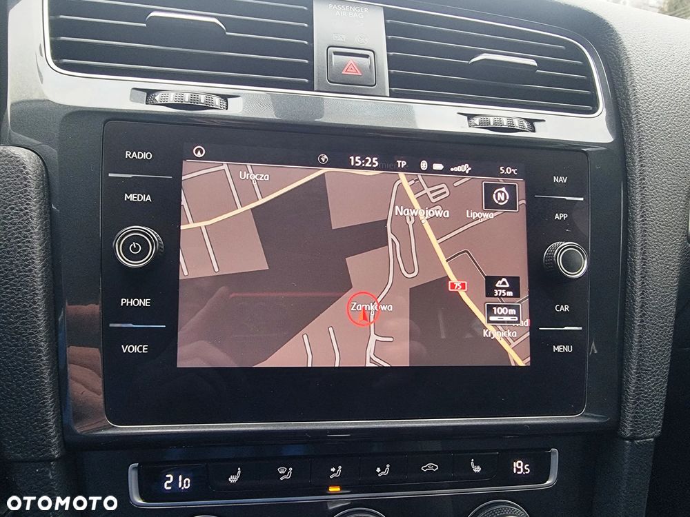 Volkswagen Golf 2.0 TDI SCR DSG R-Line - 19