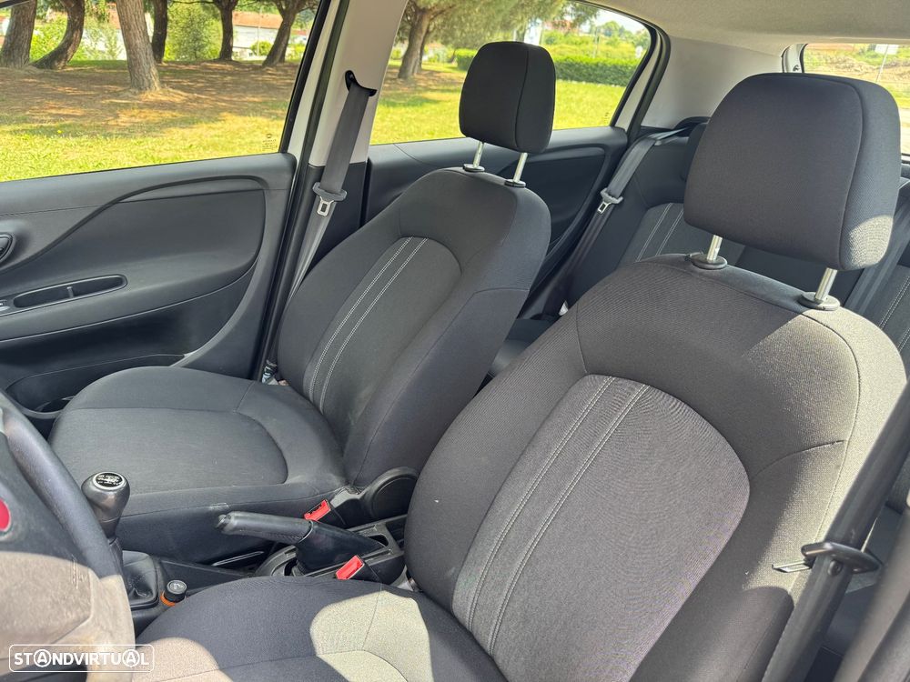Fiat Punto 1.3 M-Jet Lounge S&S - 31