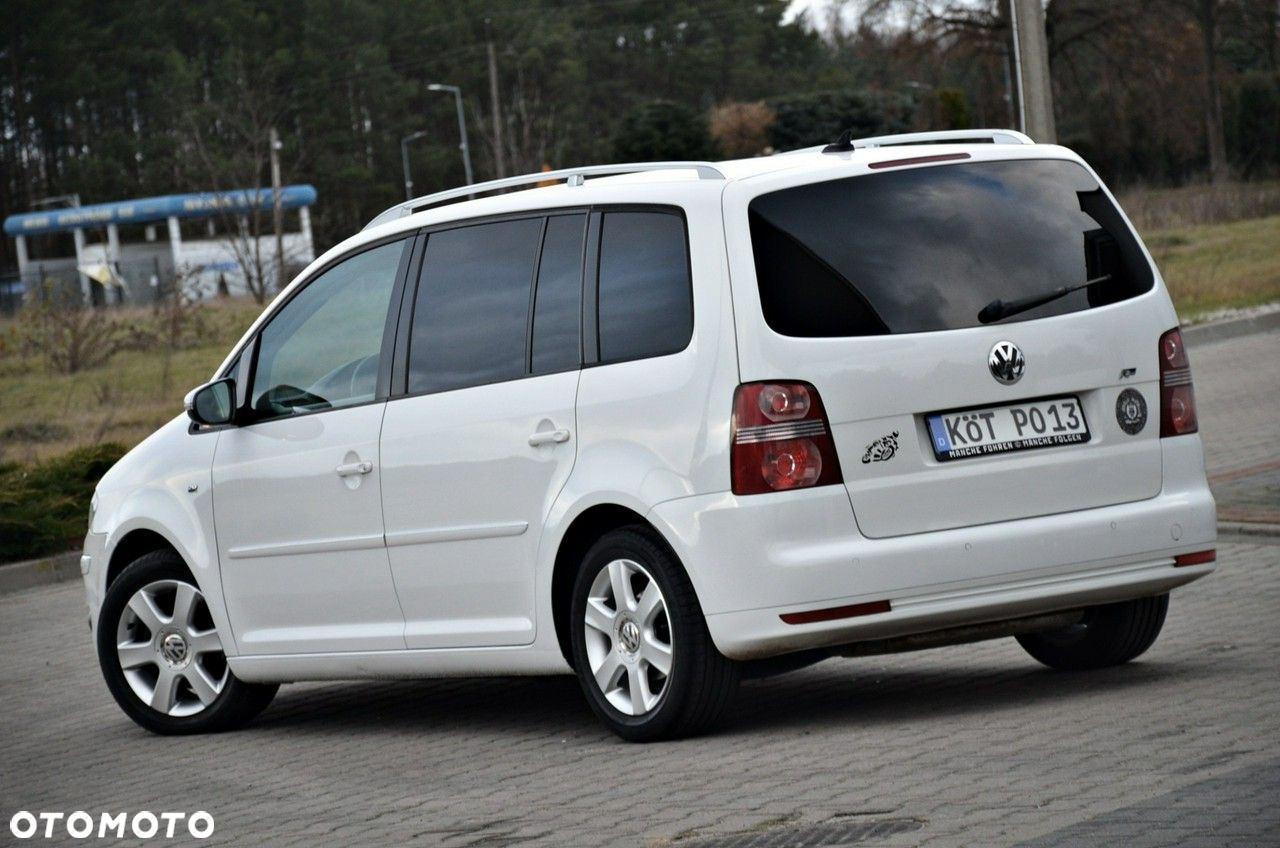 Volkswagen Touran - 31
