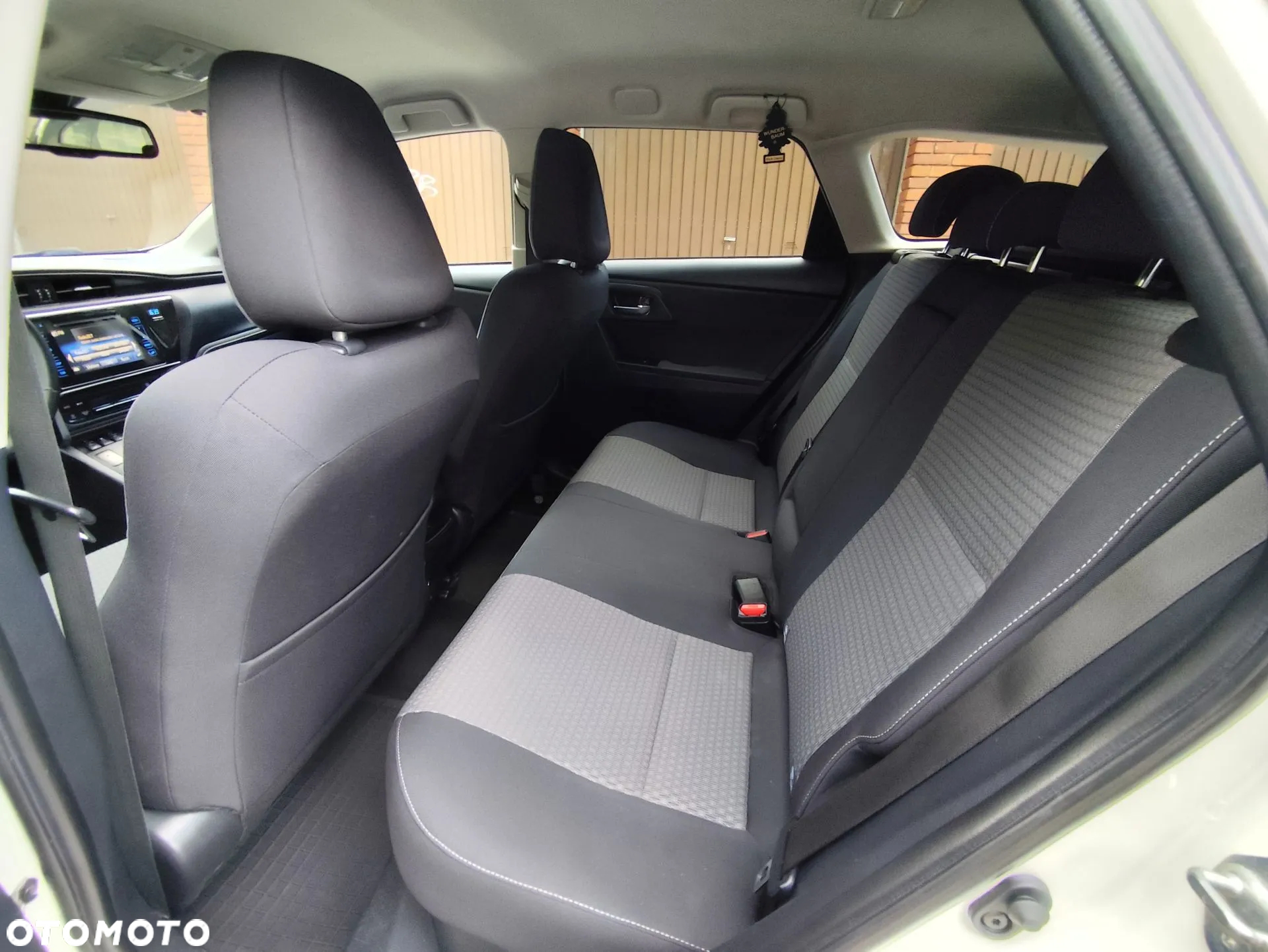 Toyota Auris 1.8 VVT-i Hybrid Automatik Touring Sports Life Plus - 12