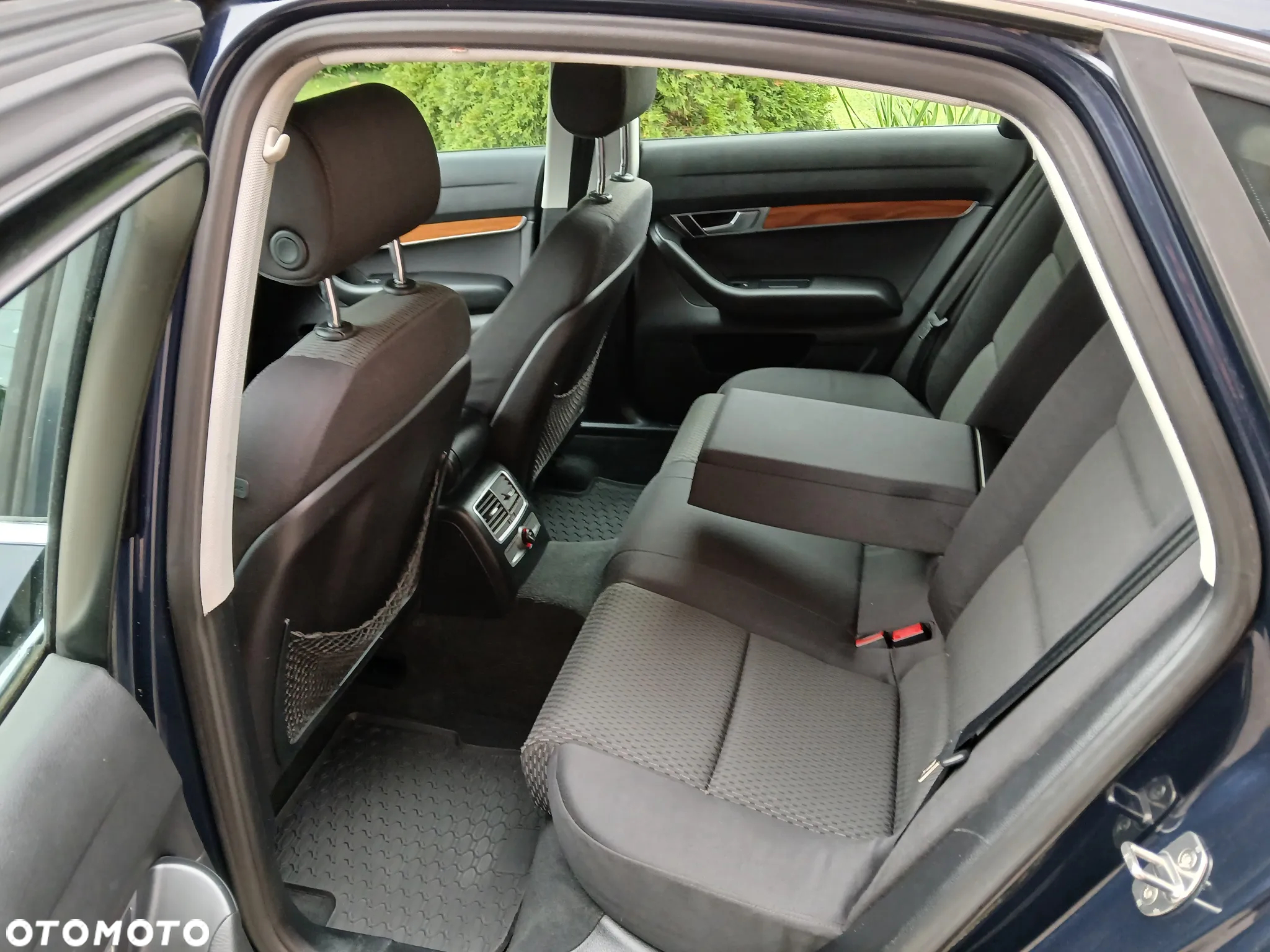 Audi A6 2.4 - 7