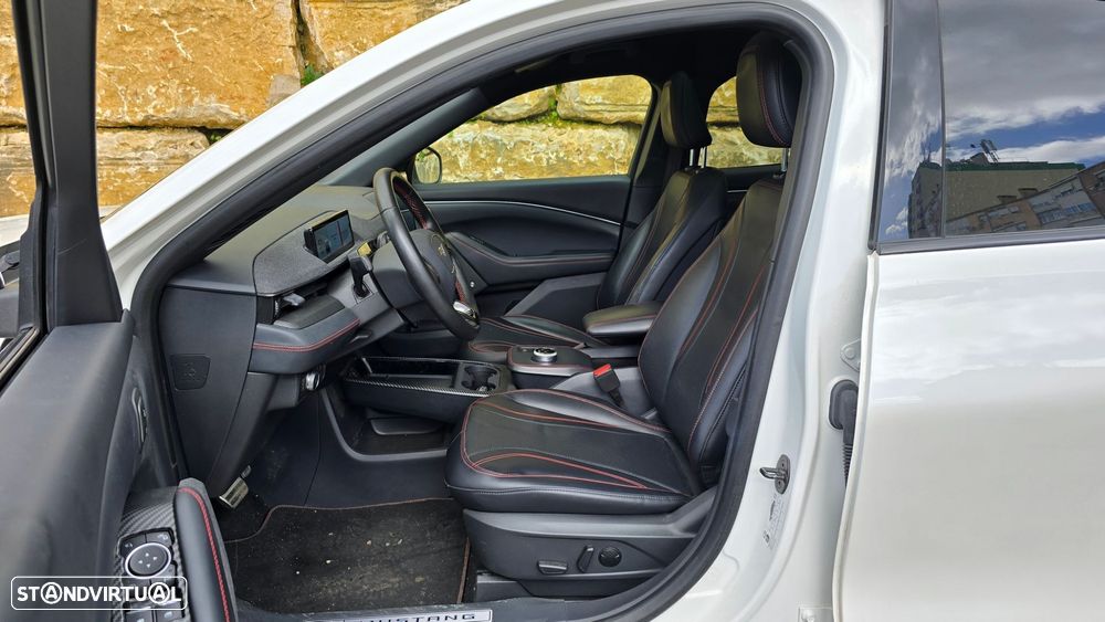 Ford Mustang Mach-E 98.7 kWh Premium AWD - 46