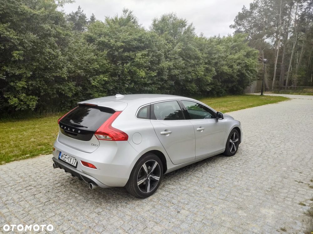 Volvo V40 D2 Drive-E R-Design Momentum - 6