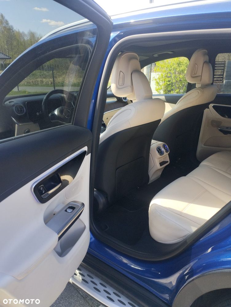 Mercedes-Benz GLC 300 4Matic 9G-TRONIC Avantgarde Advanced - 13