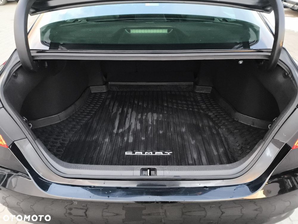 Toyota Camry 2.5 Hybrid Executive CVT - 10