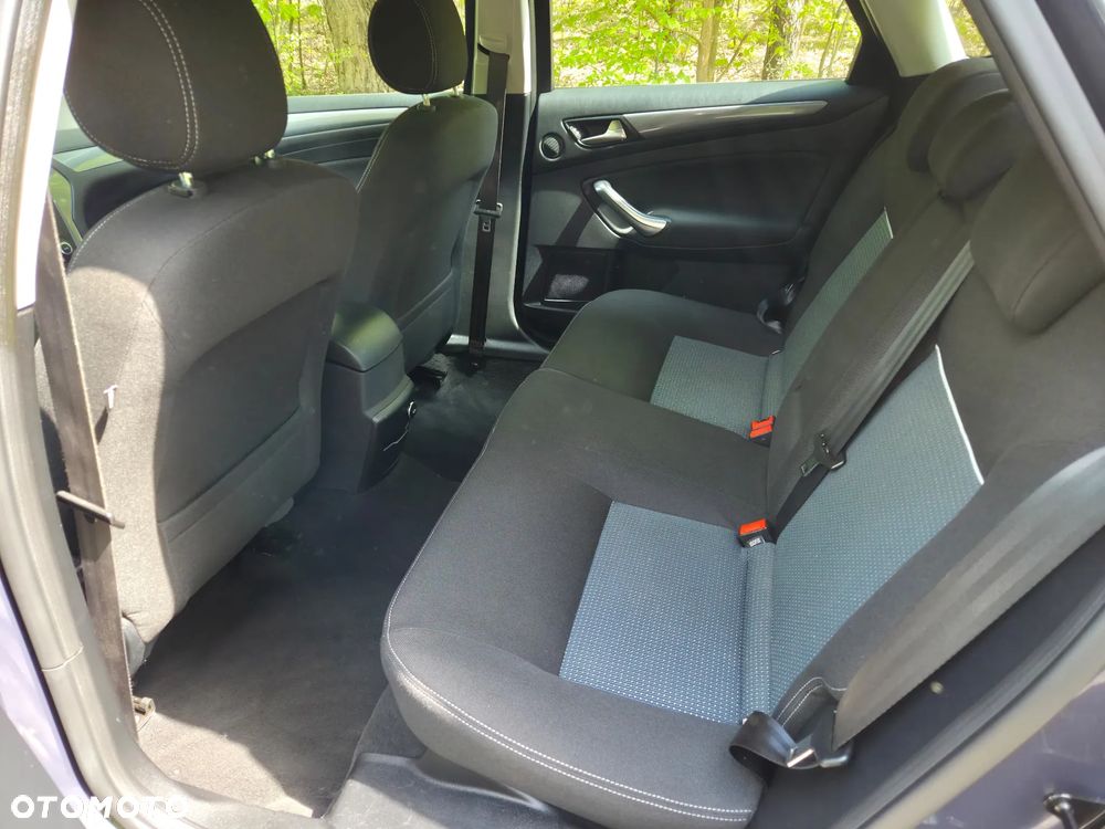 Ford Mondeo 1.6 T Ambiente - 14