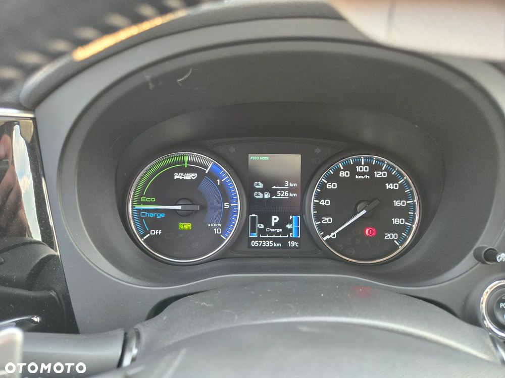Mitsubishi Outlander - 3