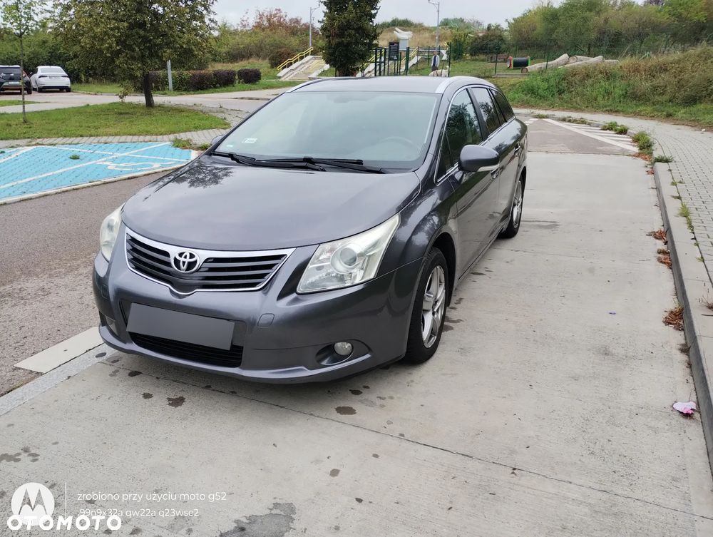 Toyota Avensis 2.0 D-4D Combi - 1